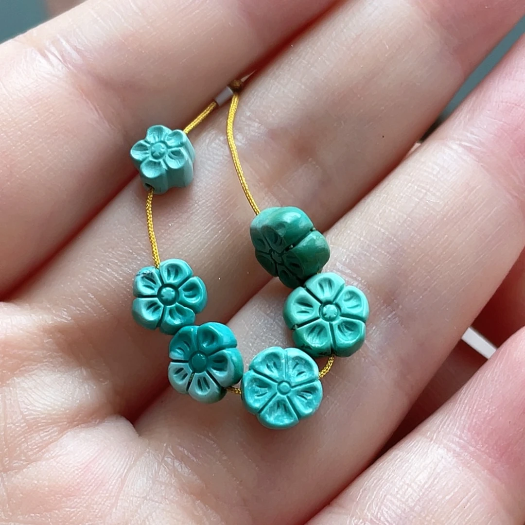 未镶嵌绿松石颈饰