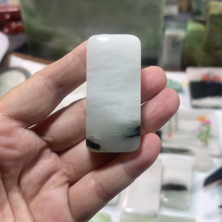 独山玉未镶嵌颈饰