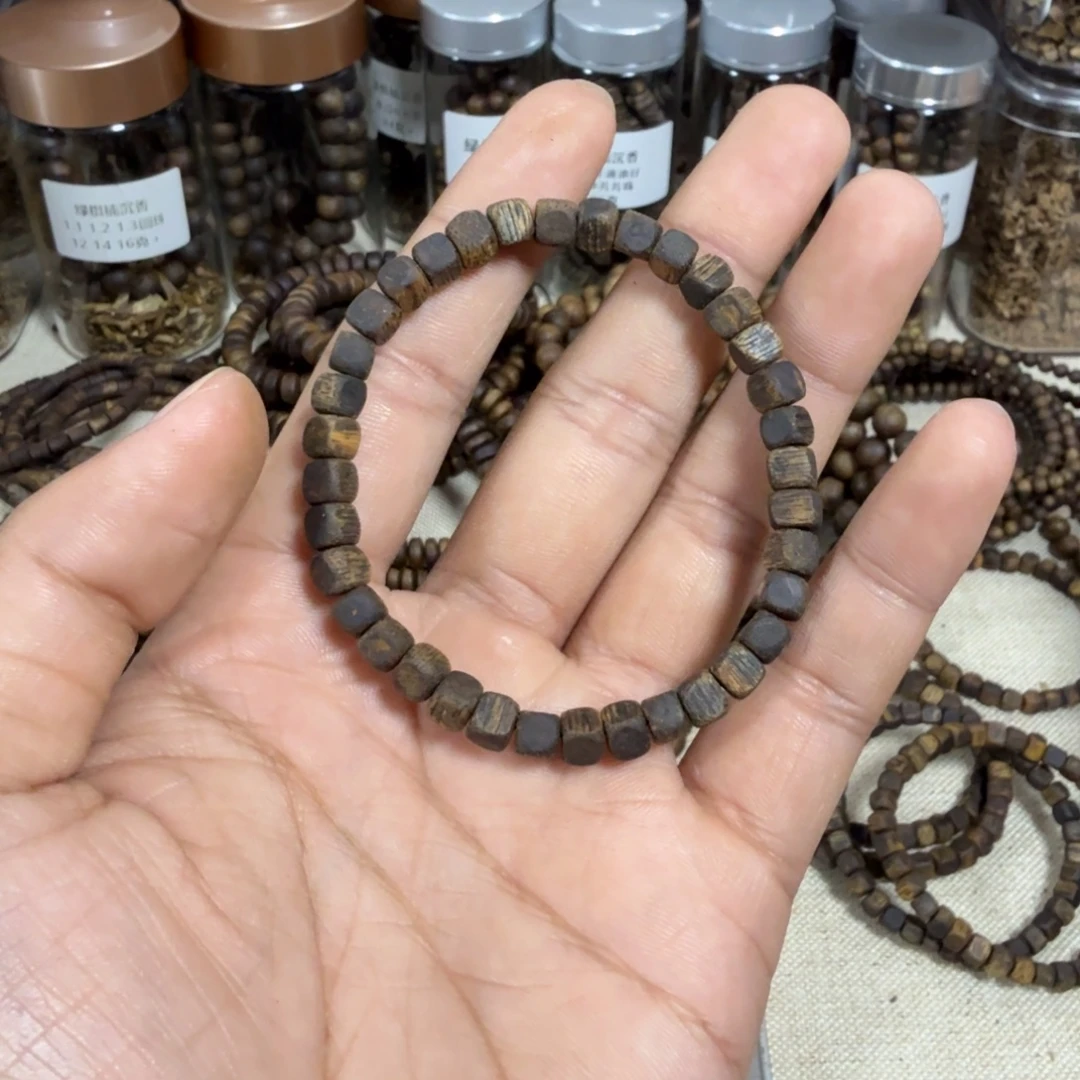 沉香手串0.6方糖珠单圈5克