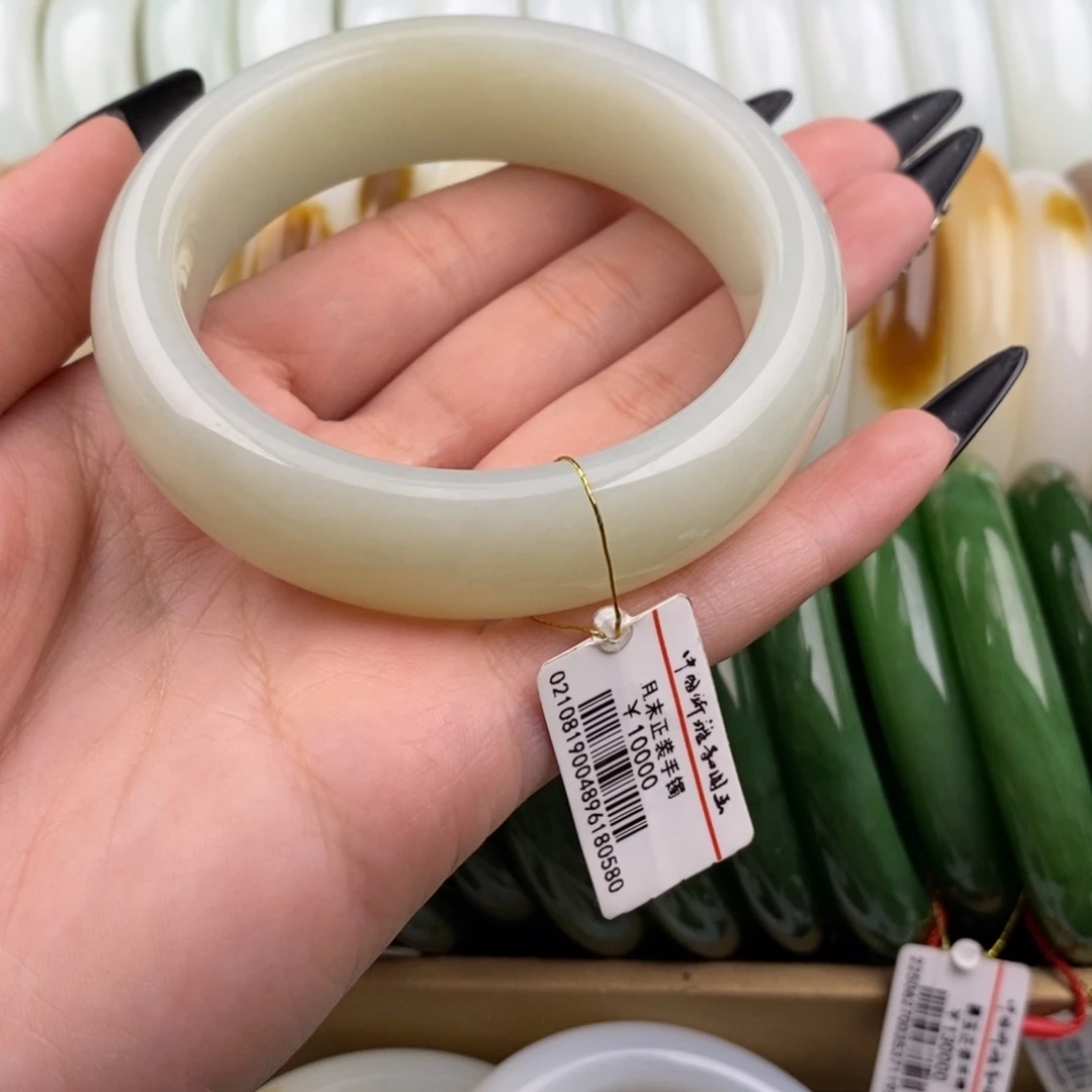 和田玉未镶嵌手镯