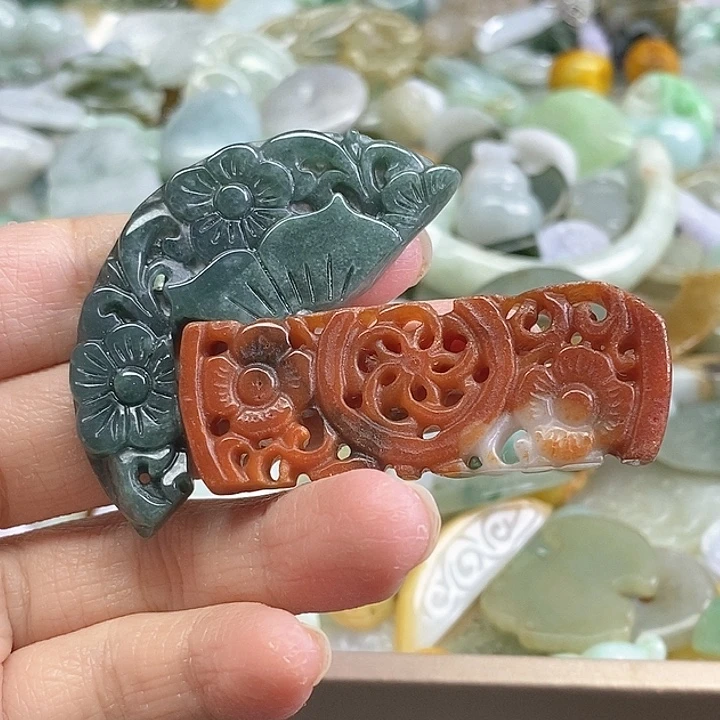 翡翠未镶嵌颈饰天然翡翠106