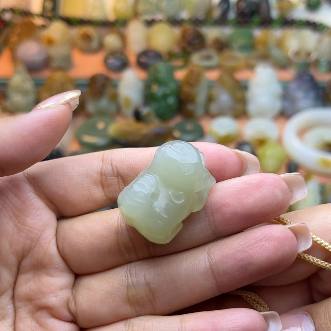 和田玉未镶嵌颈饰允*