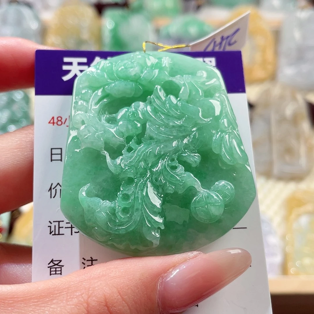 翡翠未镶嵌颈饰凤