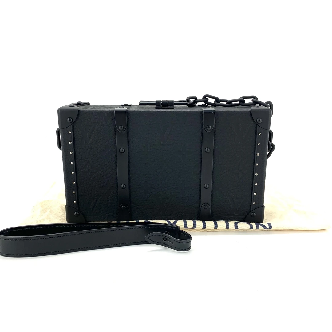 未使用 LouisVuitton/路易威登 黑色Trunk全皮压花小方盒 尺22/13