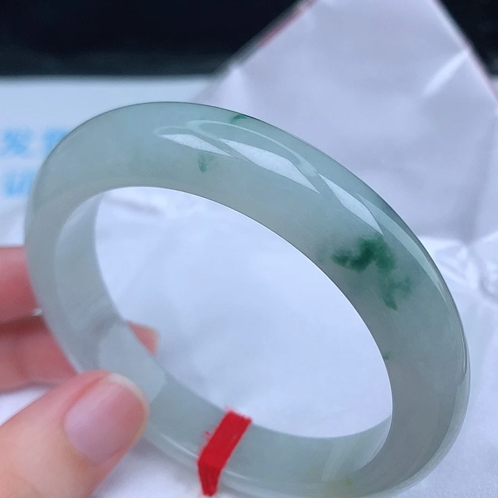 翡翠手镯未镶嵌天然