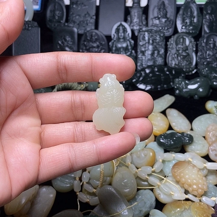 颈饰未镶嵌和田玉