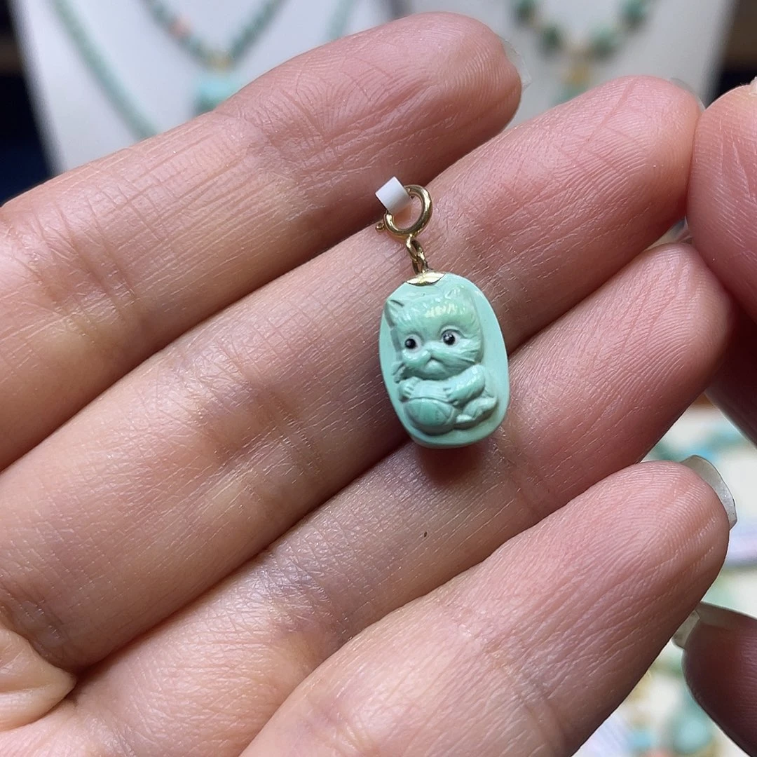 绿松石18K金镶嵌猫牌