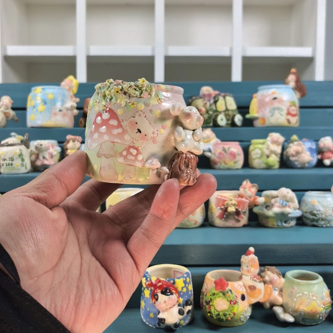 恩****粉色蘑菇小兔 手绘多肉花盆