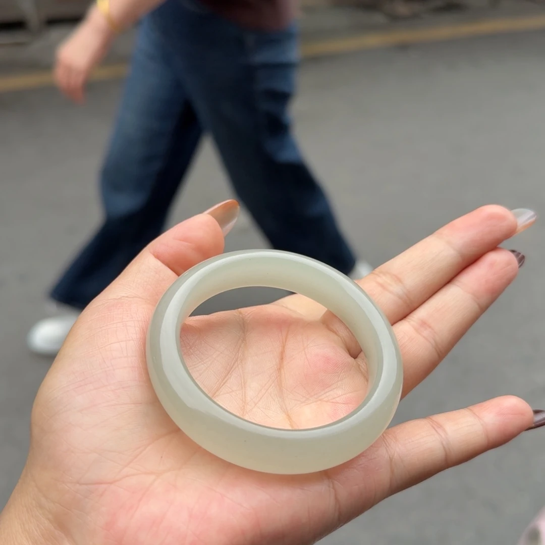 东陵石未镶嵌手镯
