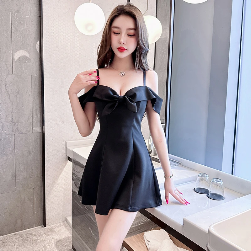 轻奢吊带收腰常规小个子遮肚子显瘦连衣裙宴会性感碎花