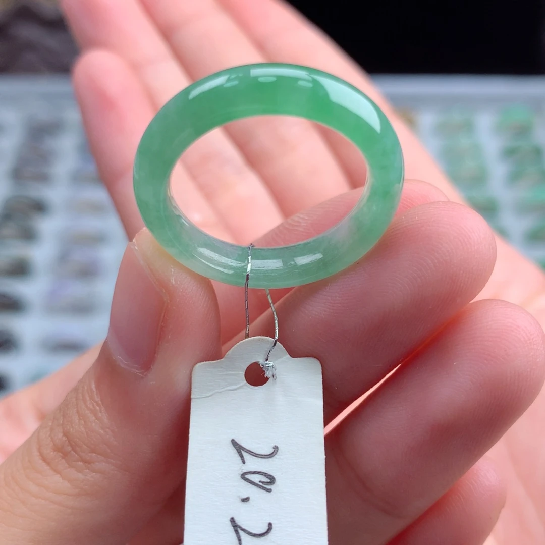 翡翠戒指未镶嵌天然