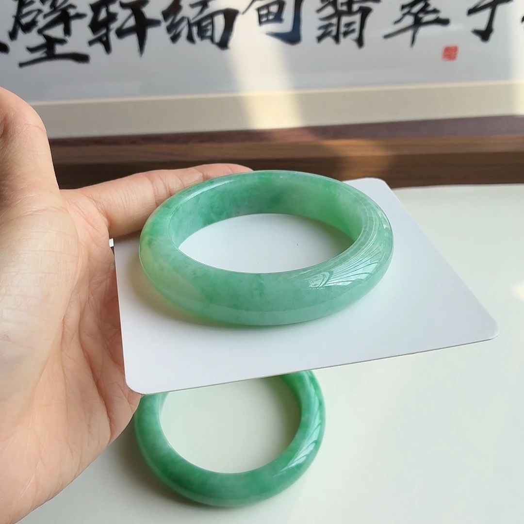 翡翠未镶嵌手镯正圈58.3