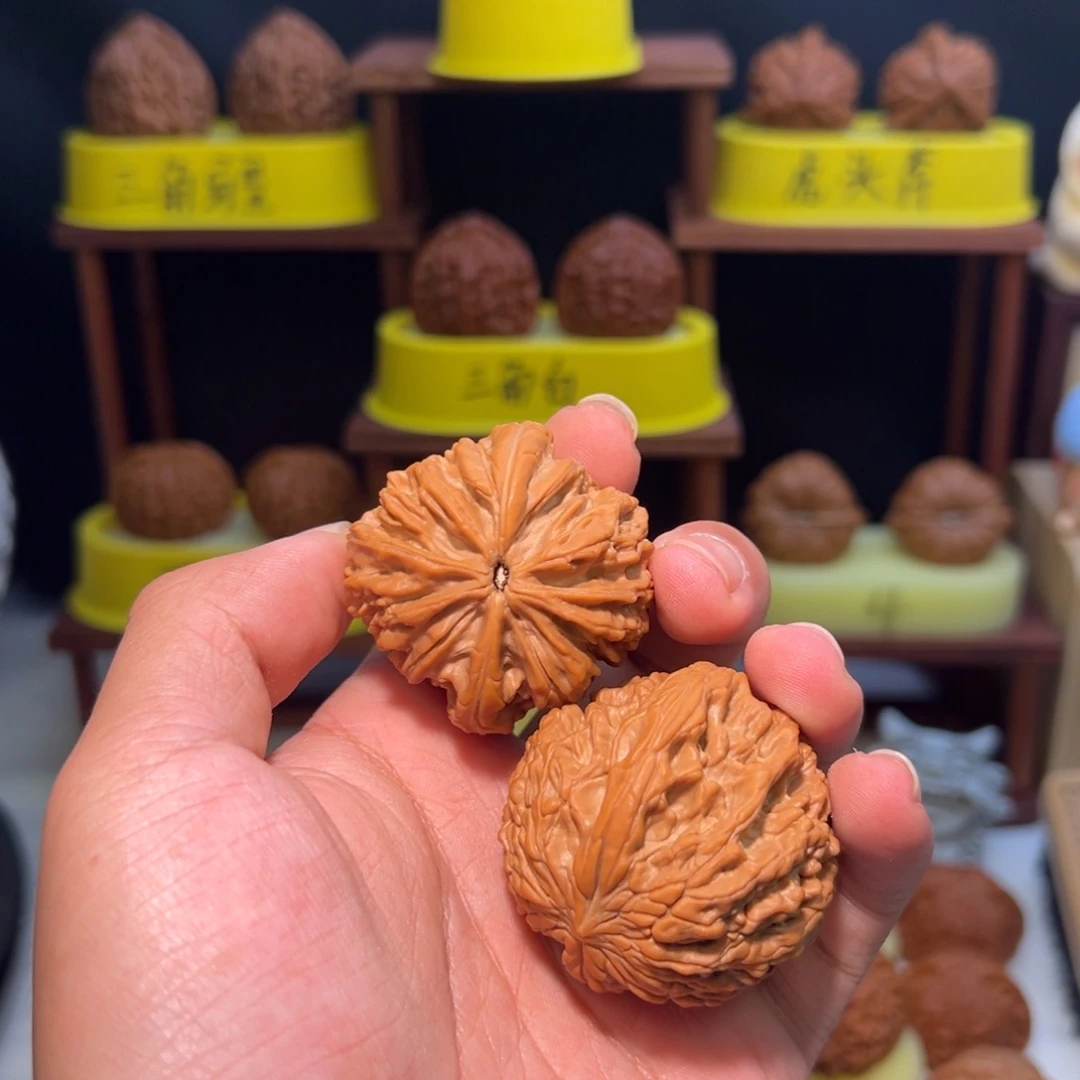 念***行文玩核桃吊坠全品44暴雪