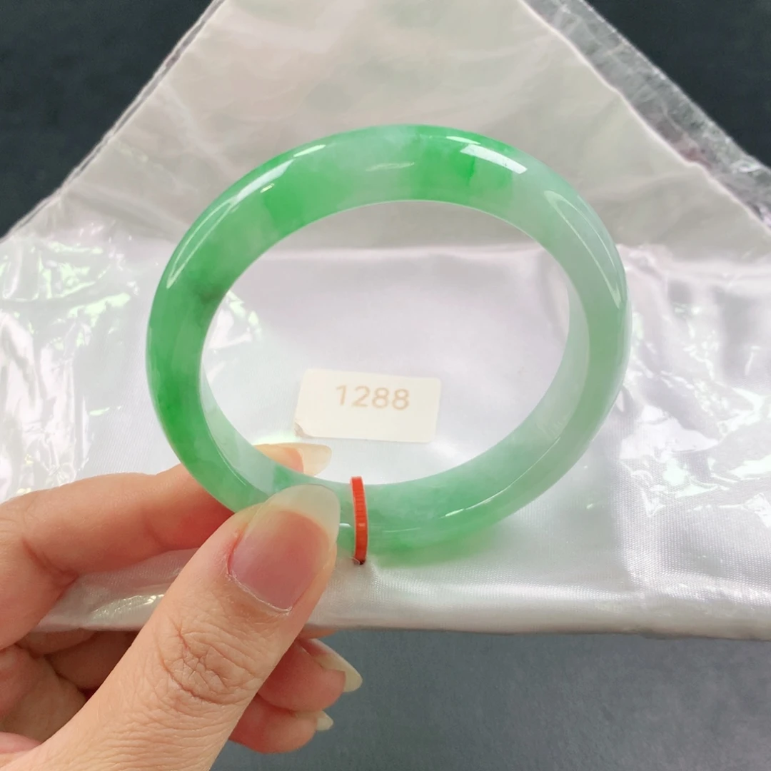 翡翠未镶嵌手镯冰绿03