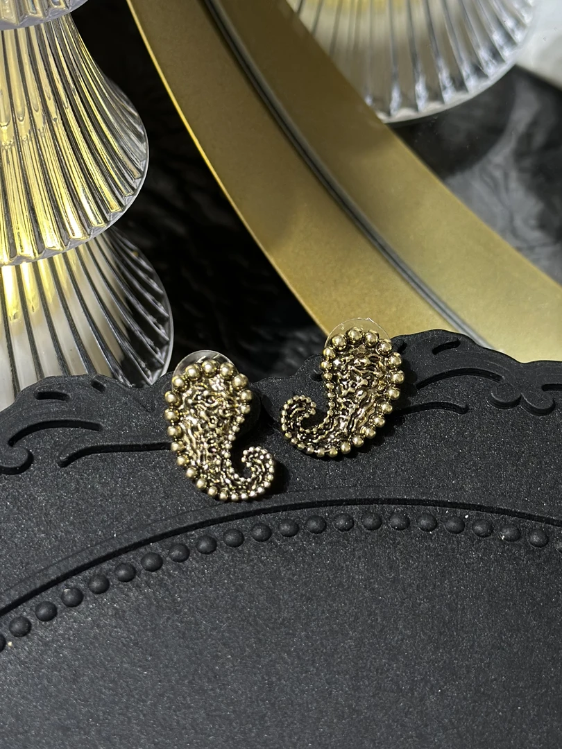 钛钢耳饰 LARVINA腰果花耳环 百搭款