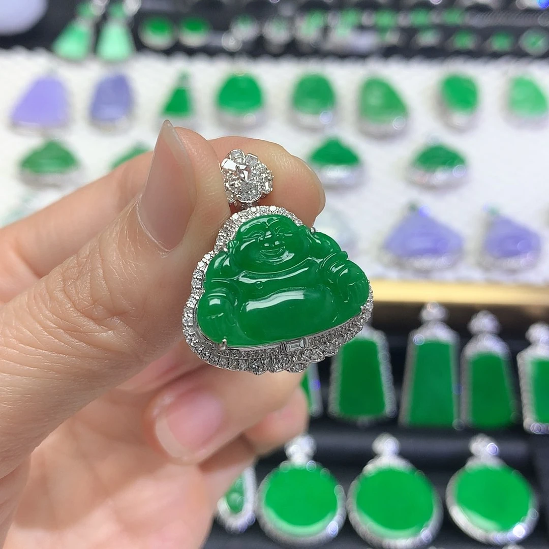 颈饰18K金镶嵌翡翠吊坠