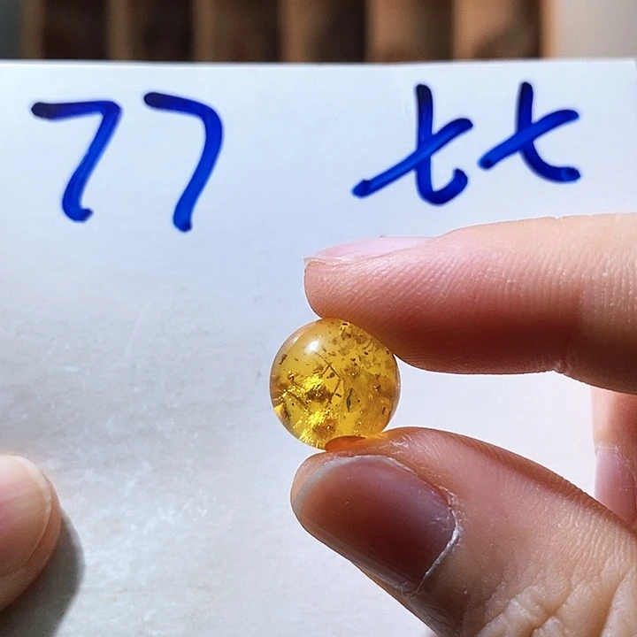 未镶嵌颈饰琥珀琥珀虫珀圆珠