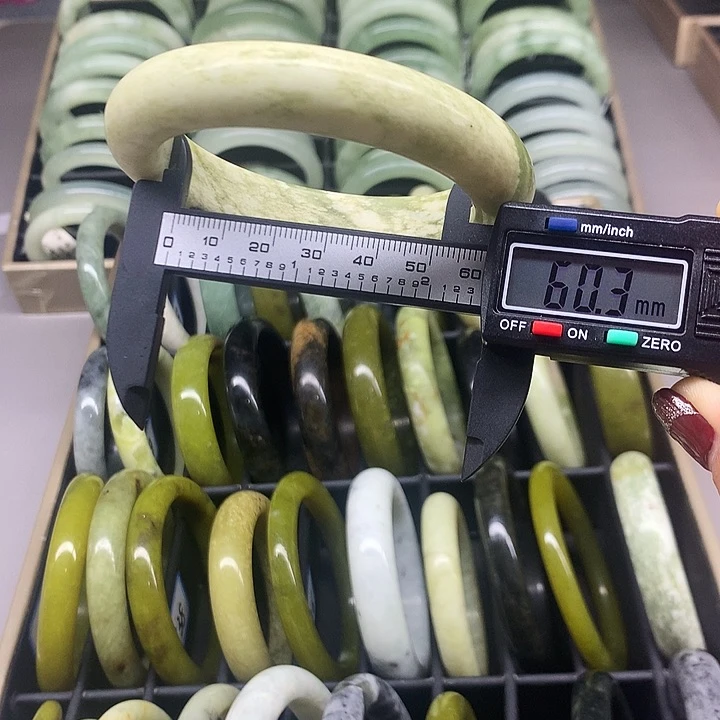 未镶嵌蛇纹石玉手镯123