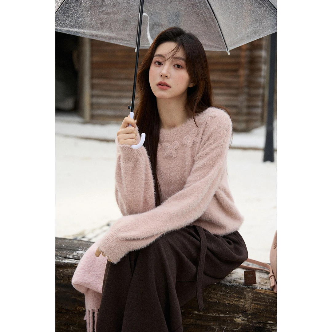 谜秀新品手工钩花蝴蝶结毛衣女2025秋冬仿貂毛混纺针织衫长袖短款