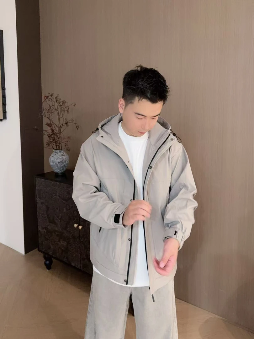 仓美美女装-美式复古连帽冲锋衣外套情侣款