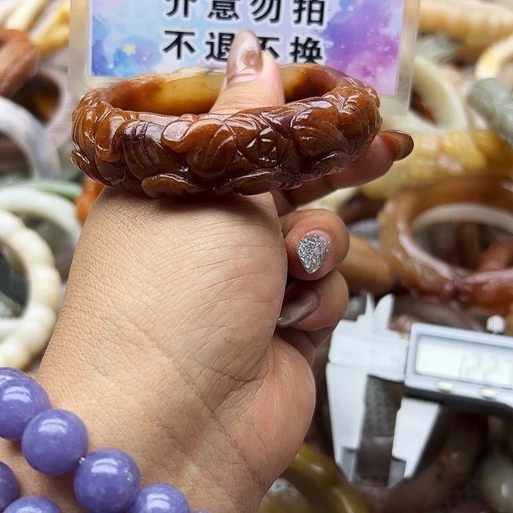 未镶嵌手镯石英岩玉