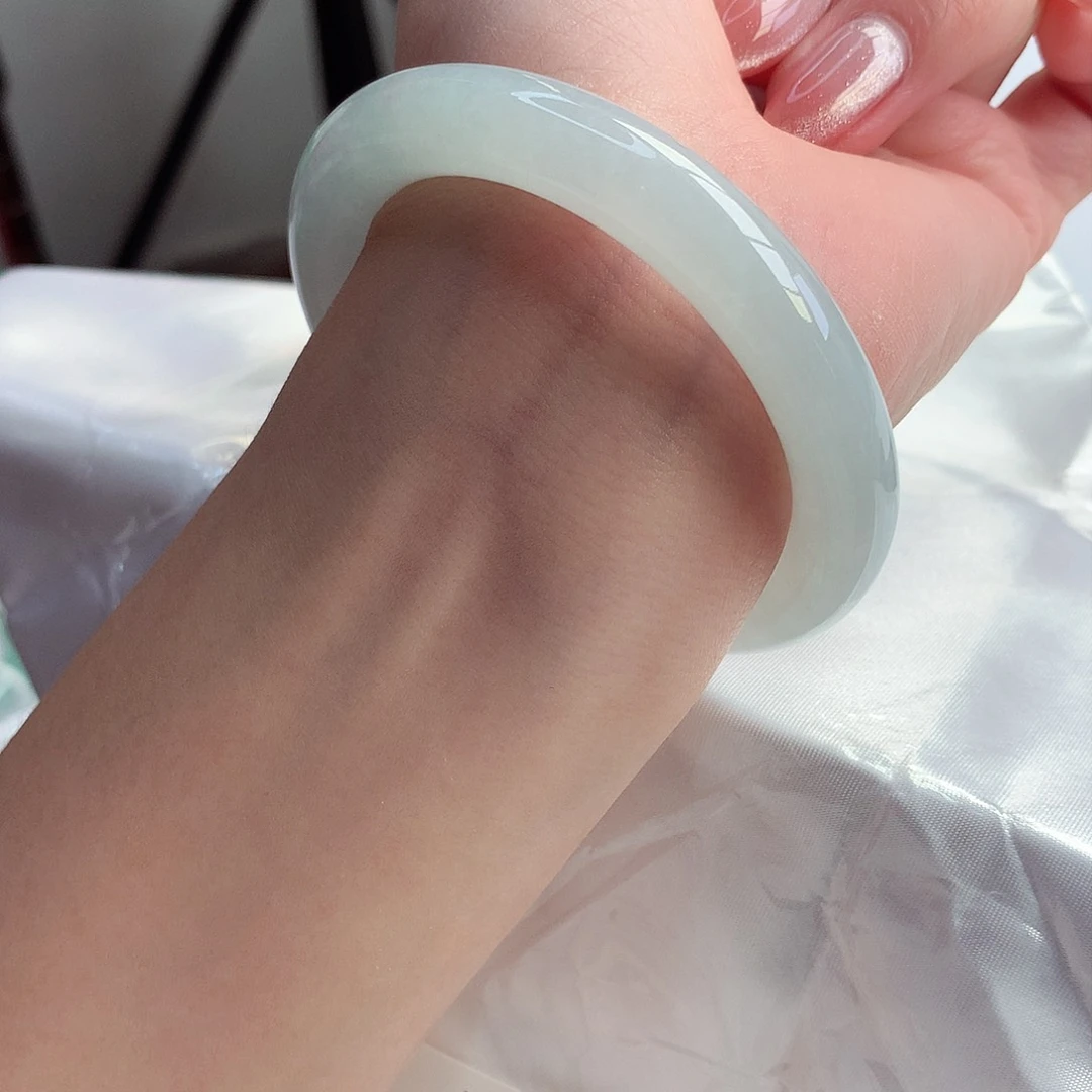 翡翠手镯未镶嵌天然A货翡翠52/53性价比超高