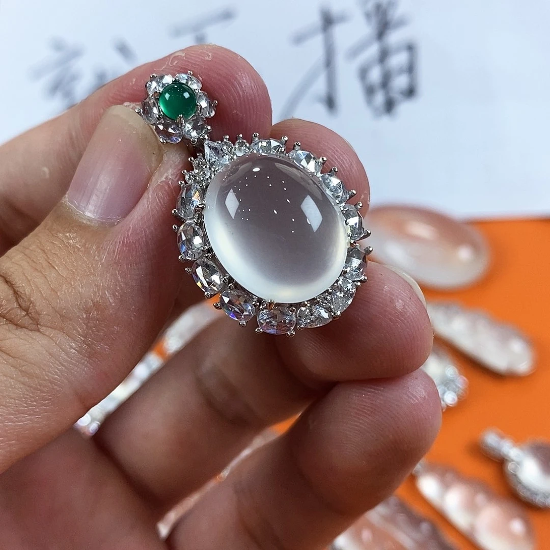 石英质玉银S925镀金镶嵌颈饰