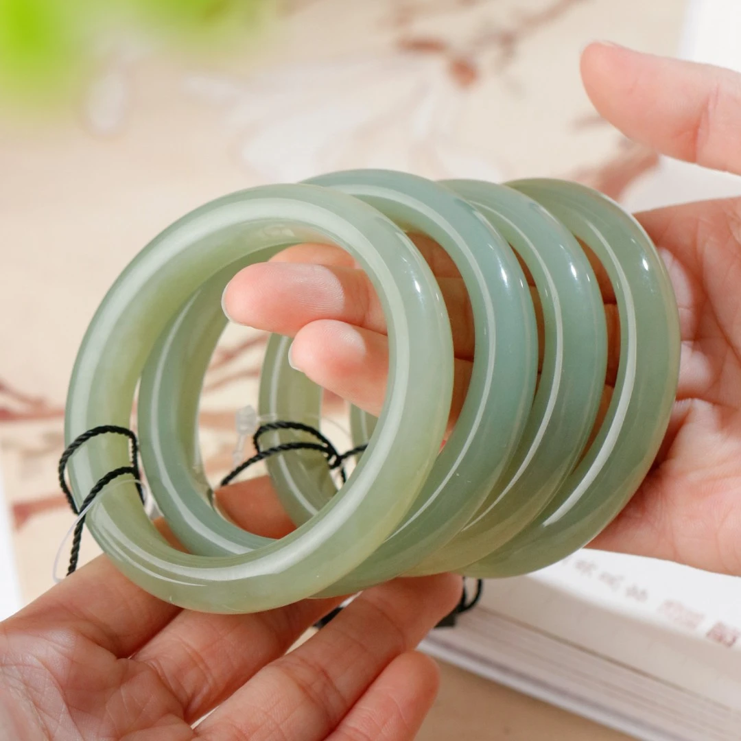 白玉世家和田玉水晶葡萄晴水手镯晴水手镯（多样性发其一）