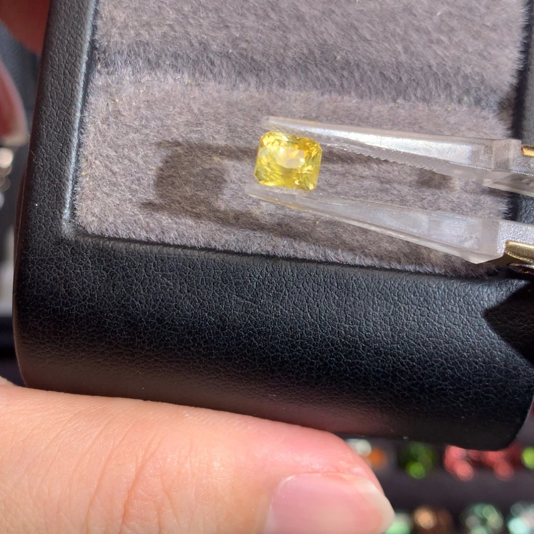 蓝宝石裸石1.37ct