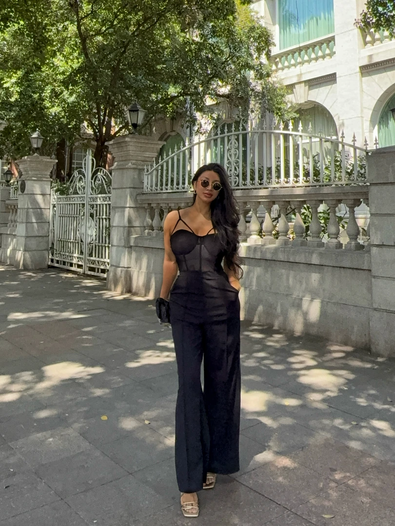 【申晨】暗夜使者 欧美风显瘦修身性感气质露背夏季连体吊带西裤