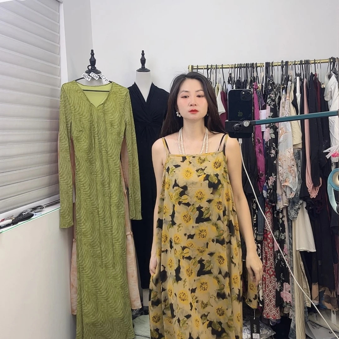 吊带黄色油画吊带连衣裙