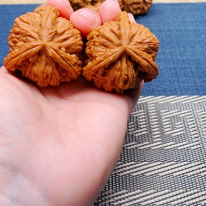 深***士吊坠文玩核桃三棱