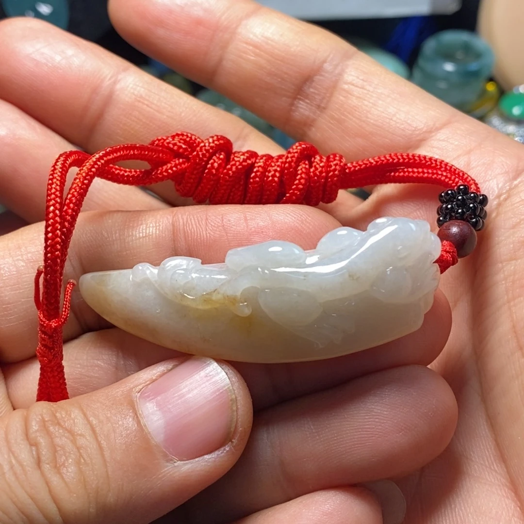 翡翠未镶嵌颈饰天然缅甸翡翠A货天然黄翡貔貅龙牙吊坠