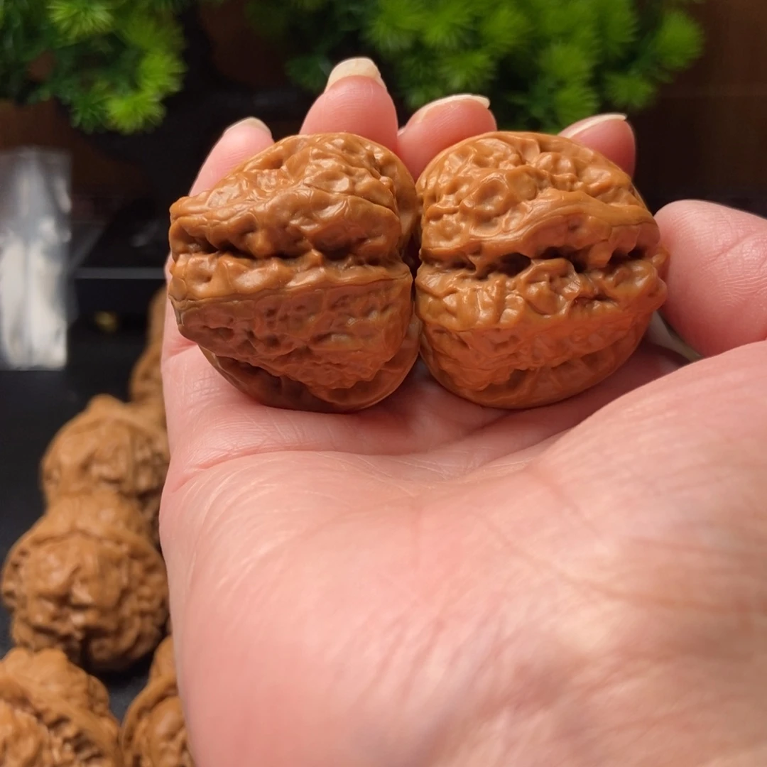 小***疆把件文玩核桃蛤蟆头