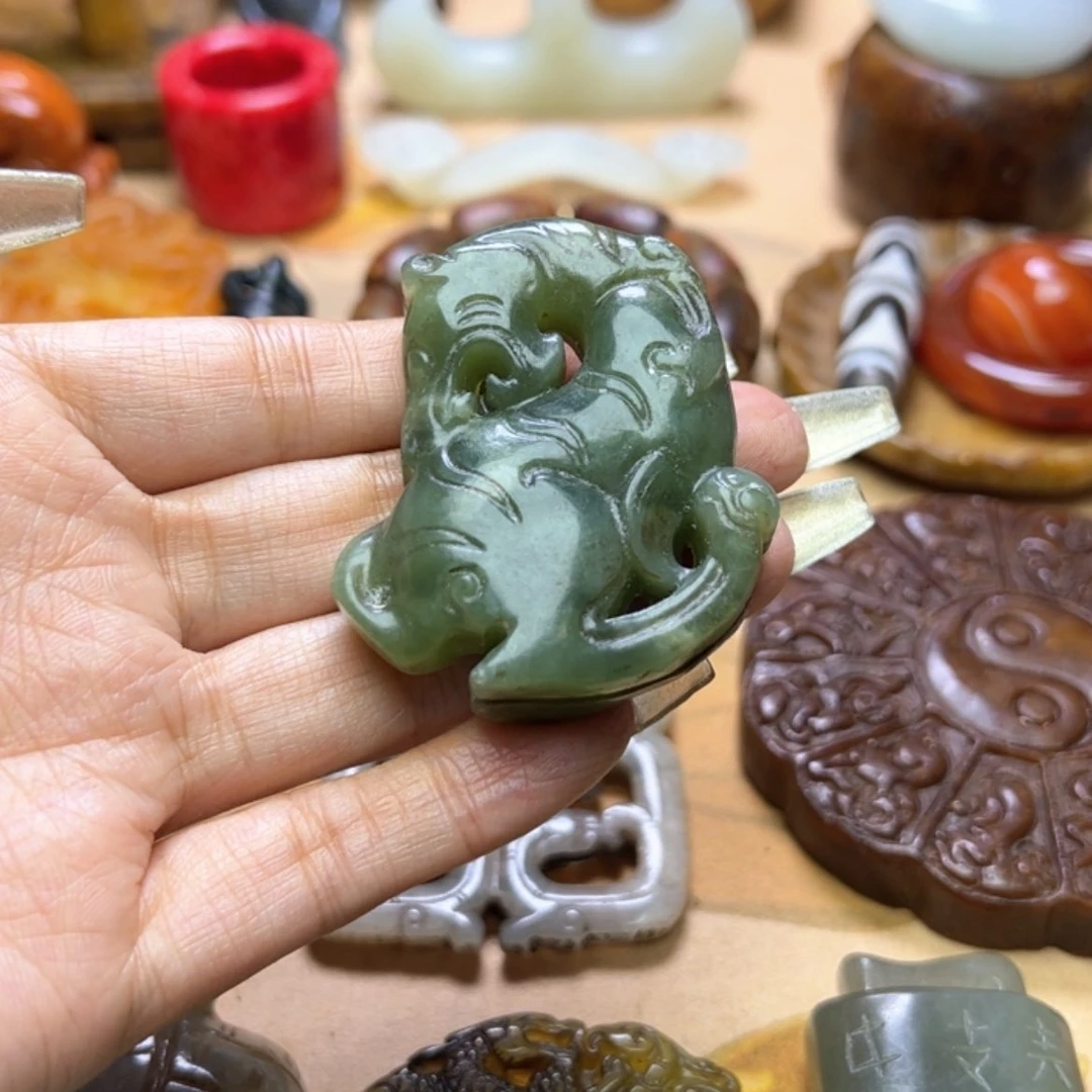 【闪购商品】蛇纹石玉颈饰未镶嵌