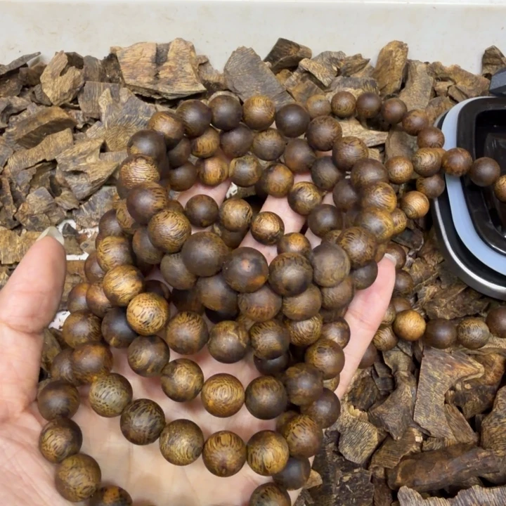 用***7沉香手串海南白棋沉浮1.1规格75的定制款