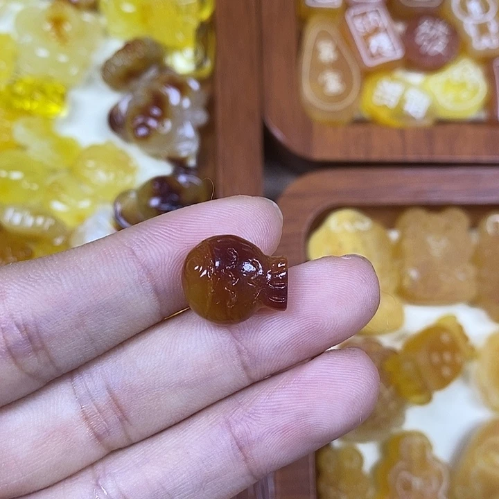 吊坠橄榄核小鱼97