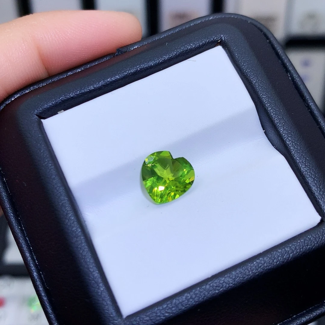 裸石未镶嵌橄榄石2.68克拉，特价