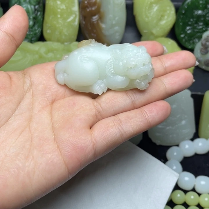 颈饰未镶嵌和田玉