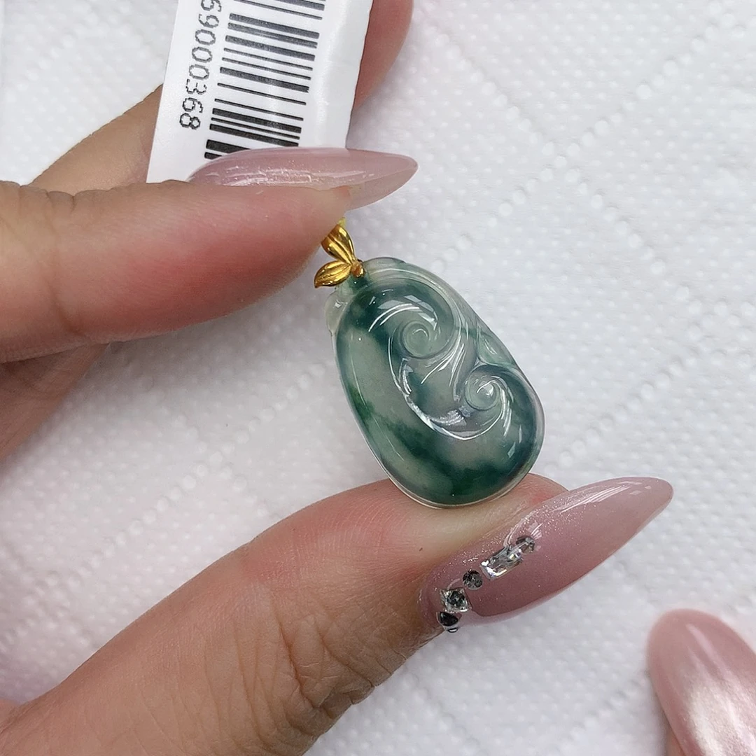 颈饰18K金镶嵌翡翠