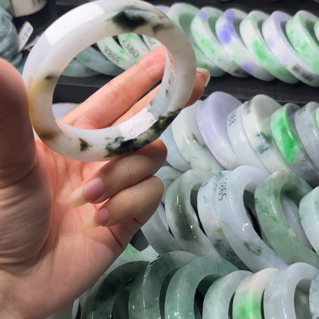 未镶嵌翡翠手镯定制翡翠