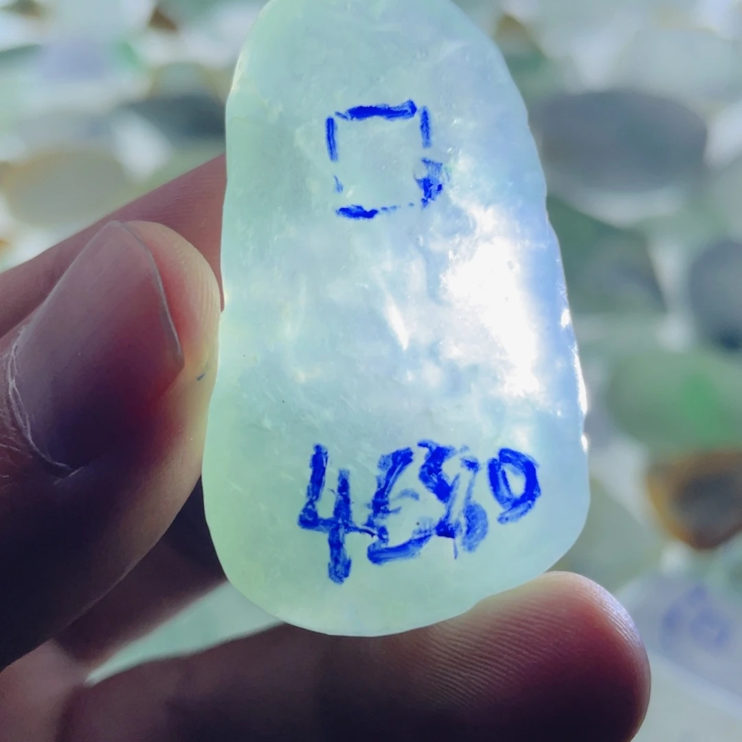 定制翡翠未镶嵌天然翡翠雕刻定制