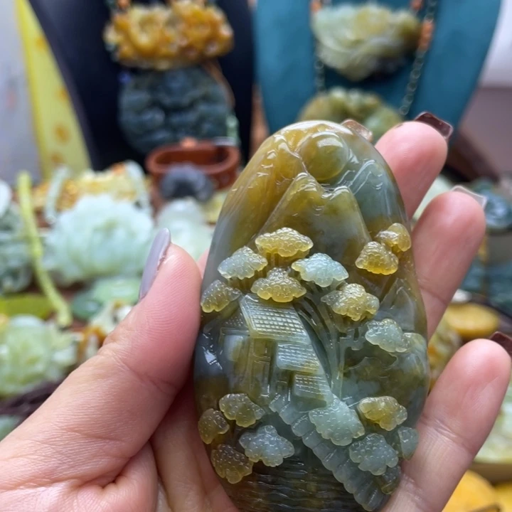 蛇纹石玉未镶嵌颈饰