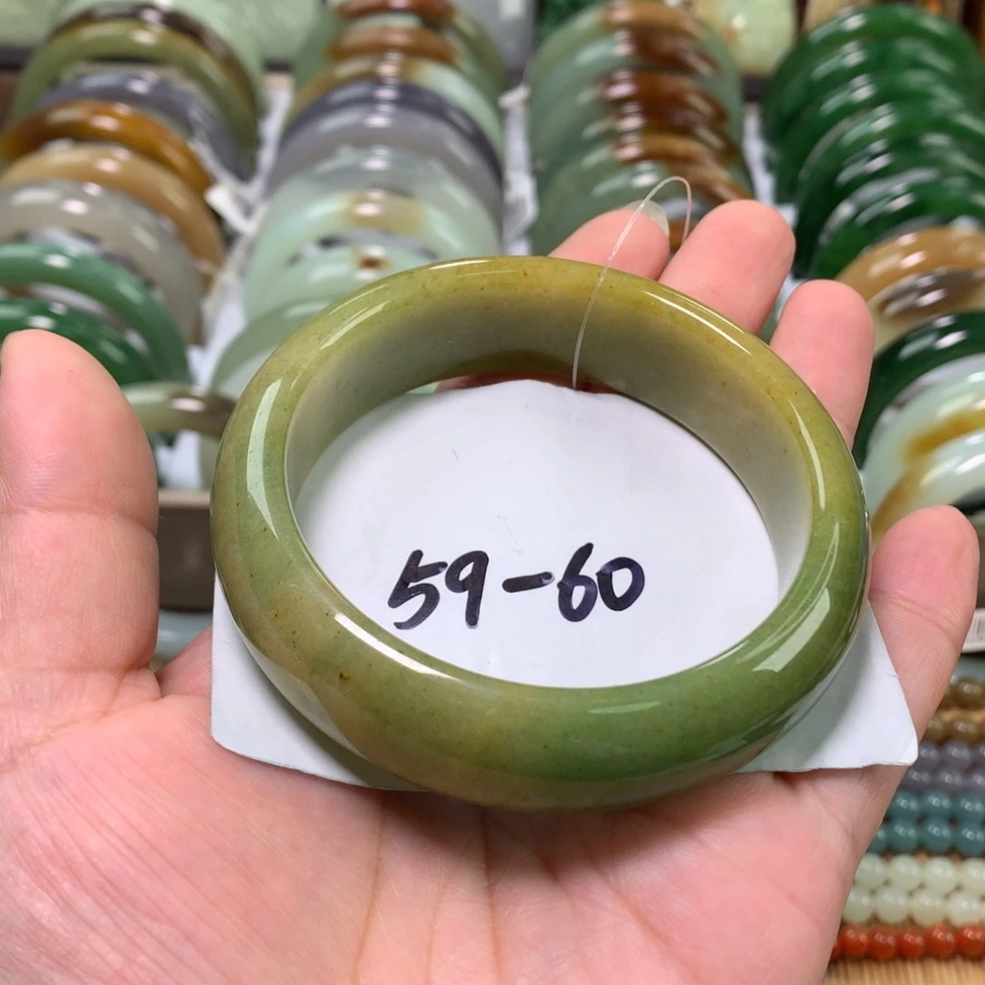 未镶嵌手镯石英岩玉