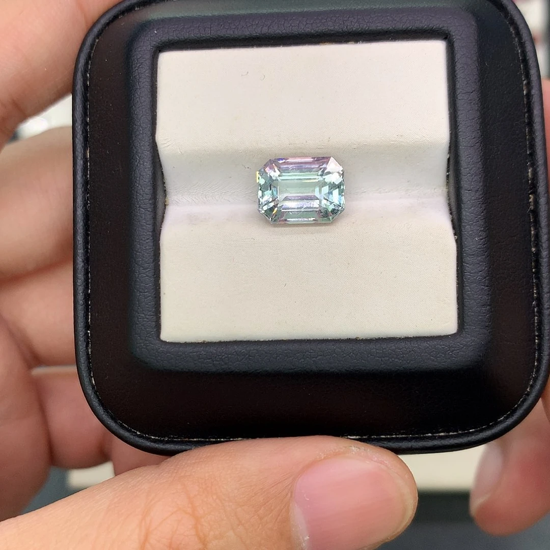 碧玺裸石未镶嵌4.02克拉西瓜碧玺