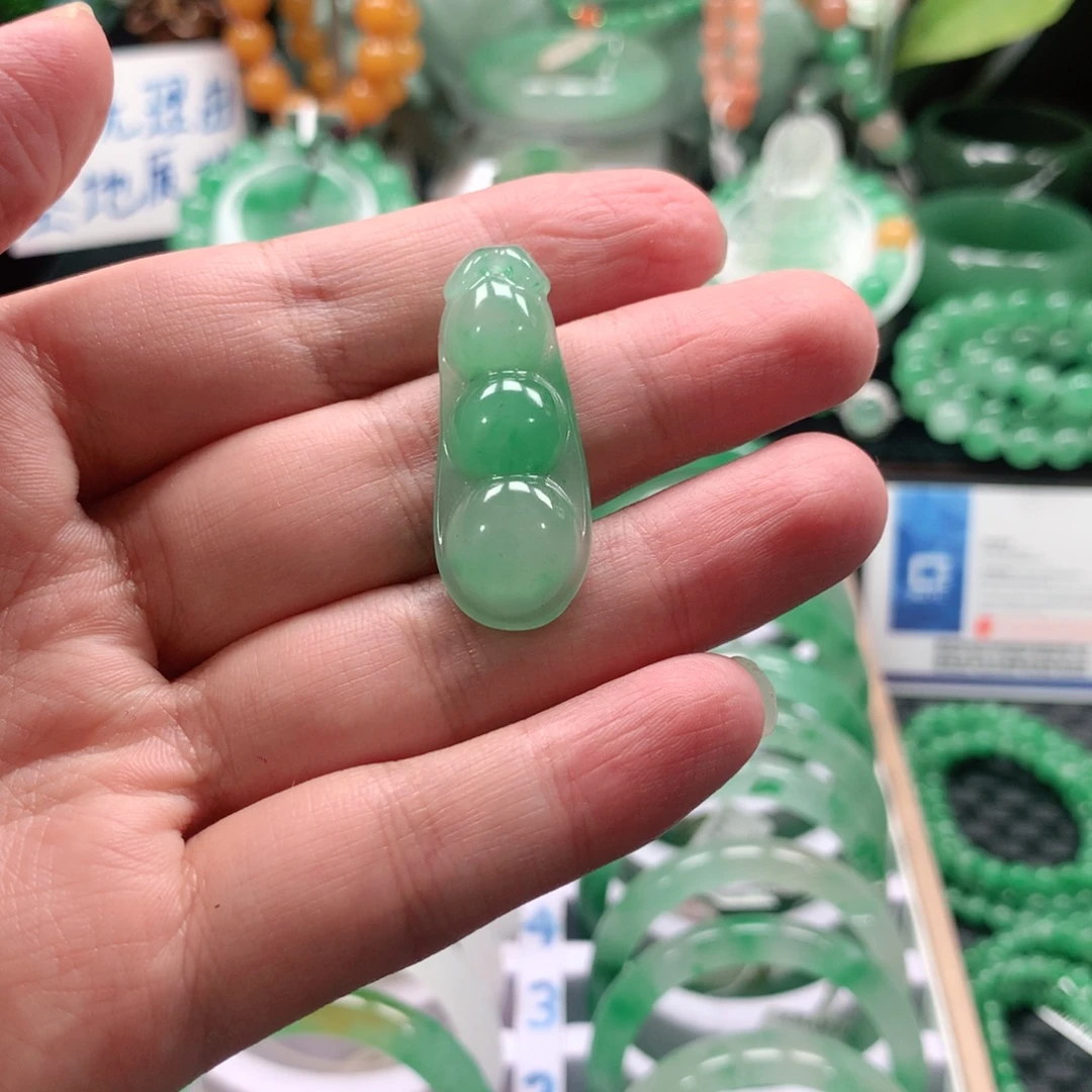 石英质玉未镶嵌吊坠青青/吊坠-多人