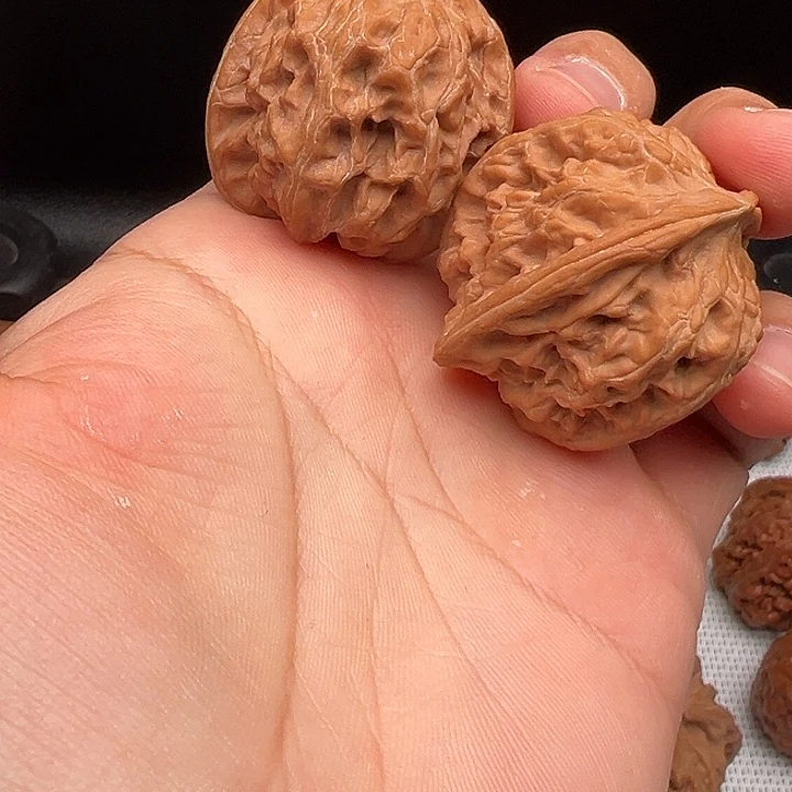 文玩核桃把件梁*哒无名