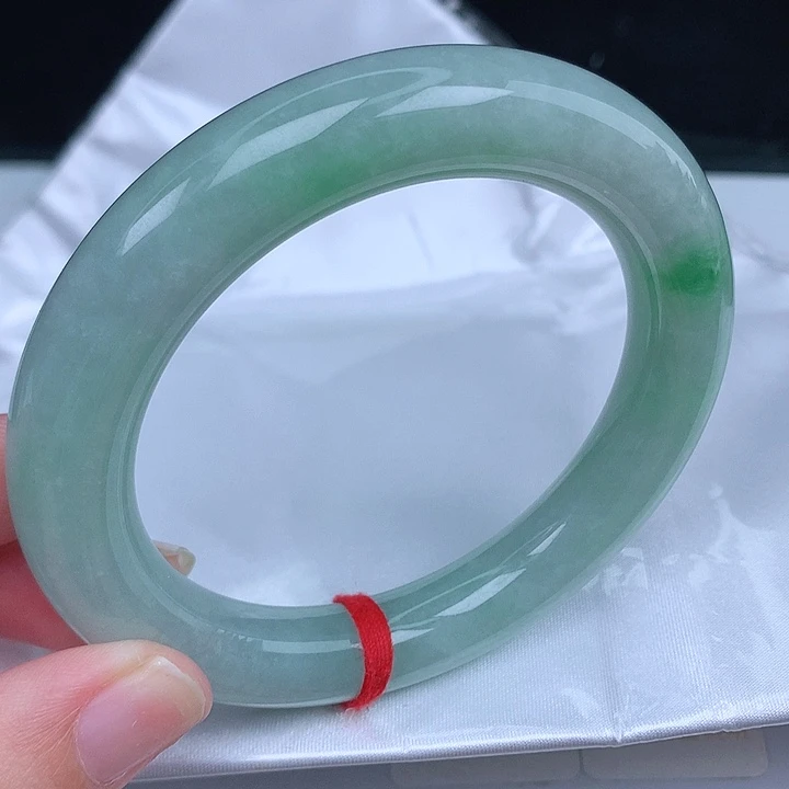 未镶嵌手镯（圆镯）翡翠天然