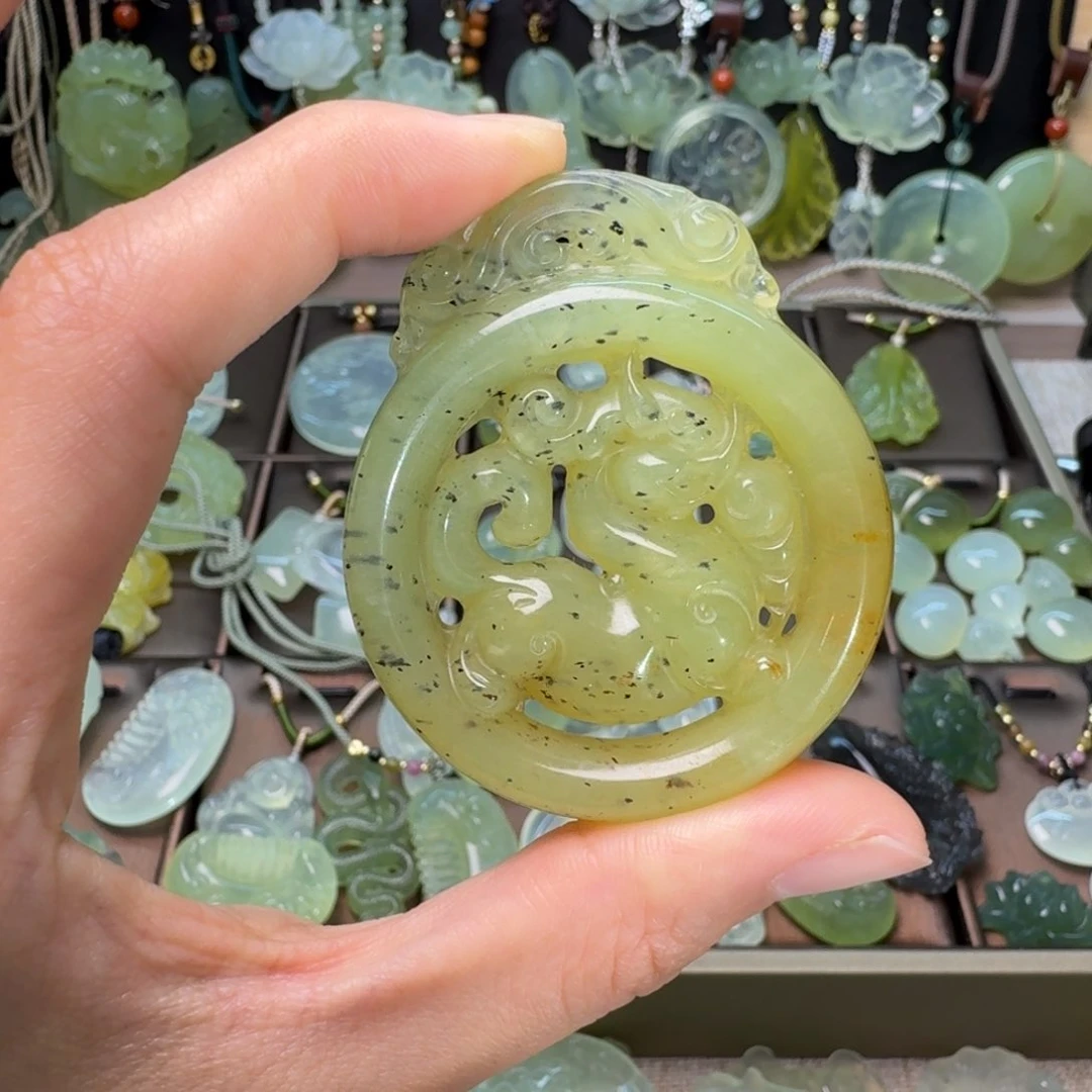 蛇纹石玉项链未镶嵌