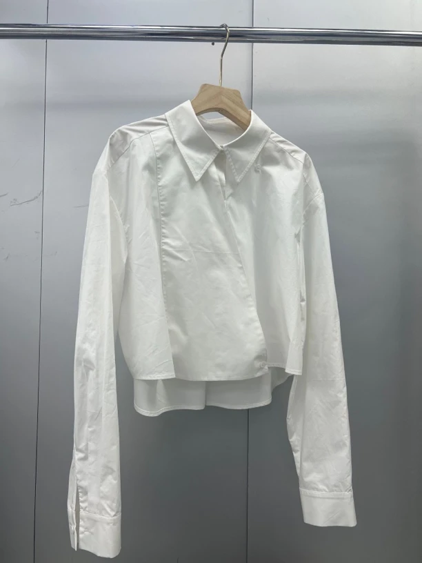 侧扣设计感翻领短款衬衣335820
